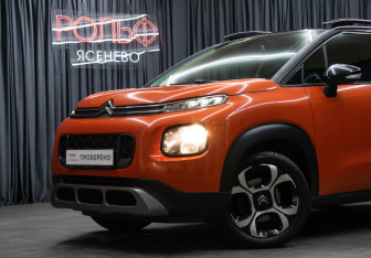 Подержанный автомобиль Citroen C3 Aircross 2018 года (23 фото)