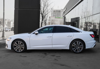 Подержанный автомобиль Audi A6 Sedan 2020 года (8 фото)