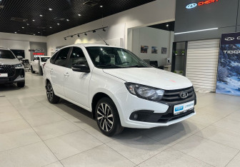 Подержанный автомобиль LADA (ВАЗ) Granta Liftback 2023 года (3 фото)