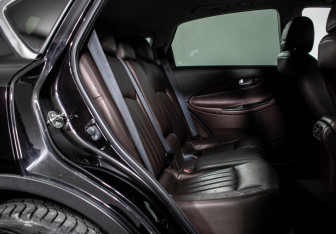 Подержанный автомобиль Infiniti QX50 2016 года (9 фото)