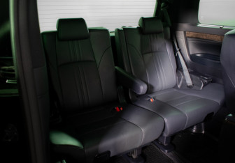 Подержанный автомобиль Toyota Alphard 2021 года (13 фото)