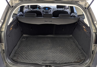 Подержанный автомобиль Ford Focus Wagon 2012 года (10 фото)