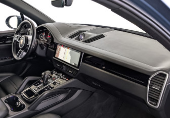 Подержанный автомобиль Porsche Cayenne 2019 года (13 фото)