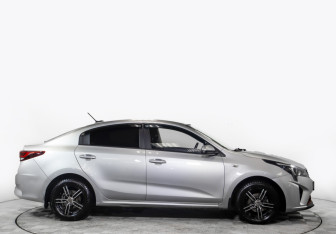 Подержанный автомобиль Kia Rio Sedan 2021 года (3 фото)