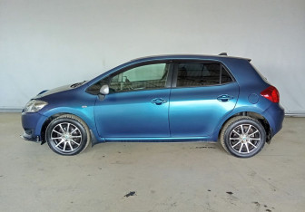 Подержанный автомобиль Toyota Auris Hatchback 2007 года (8 фото)
