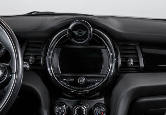 Подержанный автомобиль MINI Hatch 2019 года (5 фото)