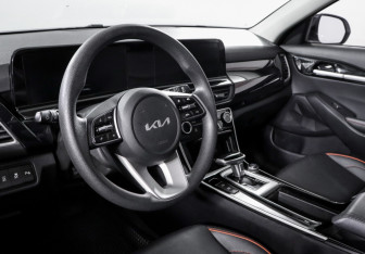 Подержанный автомобиль Kia Seltos 2024 года (14 фото)