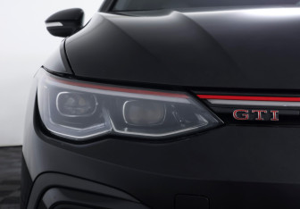 Подержанный автомобиль Volkswagen Golf GTI Hatchback 2021 года (28 фото)