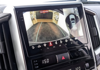 Подержанный автомобиль Toyota Land Cruiser Suv 2021 года (27 фото)