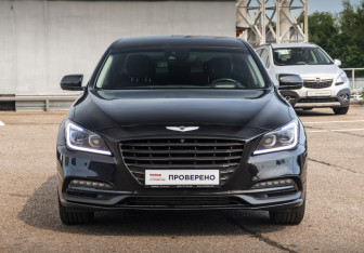 Подержанный автомобиль Genesis G80 2019 года (2 фото)