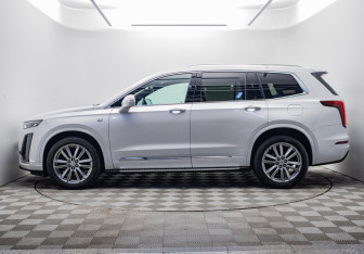Подержанный автомобиль Cadillac XT6 2021 года (2 фото)