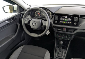Подержанный автомобиль Skoda Rapid Liftback 2021 года (26 фото)