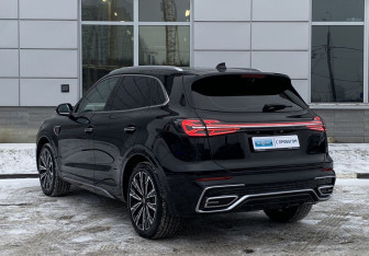 Подержанный автомобиль Hongqi HS5 2023 года (7 фото)