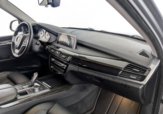 Подержанный автомобиль BMW X5 2016 года (11 фото)