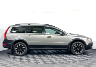 Подержанный автомобиль Volvo XC70 2014 года (4 фото)