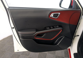 Подержанный автомобиль Kia Soul 2022 года (19 фото)