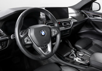 Подержанный автомобиль BMW X4 2024 года (14 фото)
