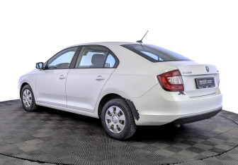 Подержанный автомобиль Skoda Rapid Liftback 2019 года (7 фото)