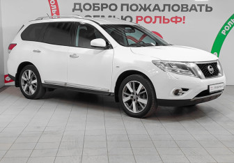 Подержанный автомобиль Nissan Pathfinder 2014 года (3 фото)