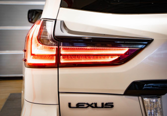 Подержанный автомобиль Lexus LX 2016 года (45 фото)