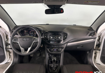 Подержанный автомобиль LADA (ВАЗ) Vesta Sedan 2021 года (12 фото)