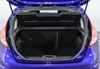 Подержанный автомобиль Ford Fiesta Hatchback 2016 года (12 фото)
