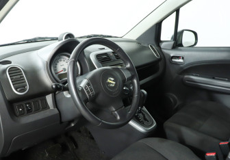 Подержанный автомобиль Suzuki Splash 2011 года (13 фото)