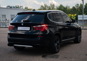 Подержанный автомобиль BMW X3 2010 года (5 фото)