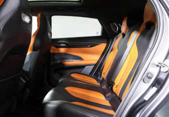 Подержанный автомобиль Changan UNI-V 2023 года (12 фото)