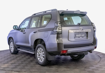 Подержанный автомобиль Toyota Land Cruiser Prado 2020 года (7 фото)
