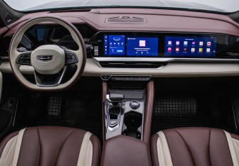 Подержанный автомобиль Geely Monjaro 2024 года (13 фото)