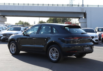 Подержанный автомобиль Porsche Macan 2019 года (7 фото)
