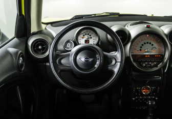 Подержанный автомобиль MINI Countryman 2012 года (12 фото)