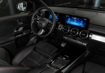 Новый Mercedes-Benz GLB 2025 (15 фото)