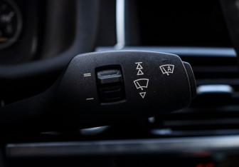 Подержанный автомобиль BMW X4 2015 года (19 фото)