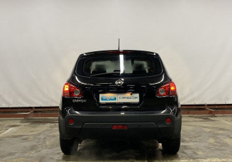 Подержанный автомобиль Nissan Qashqai 2007 года (6 фото)