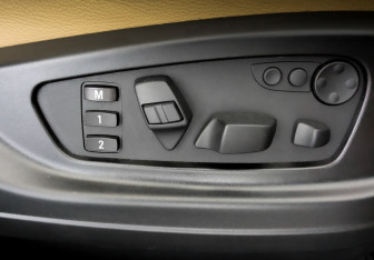 Подержанный автомобиль BMW X6 M 2011 года (25 фото)