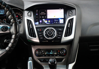 Подержанный автомобиль Ford Focus Sedan 2011 года (11 фото)