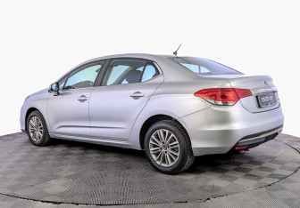 Подержанный автомобиль Citroen C4 Sedan 2020 года (7 фото)