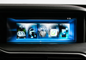 Подержанный автомобиль FAW Bestune T77 2023 года (15 фото)