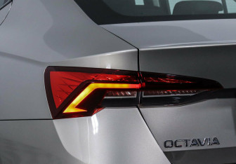 Подержанный автомобиль Skoda Octavia Liftback 2020 года (5 фото)