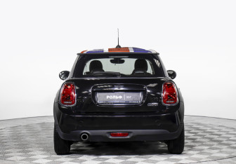 Подержанный автомобиль MINI Hatch 2019 года (6 фото)