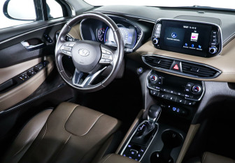 Подержанный автомобиль Hyundai Santa Fe 2018 года (11 фото)