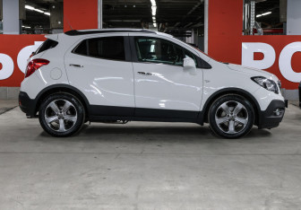 Подержанный автомобиль Opel Mokka 2013 года (4 фото)