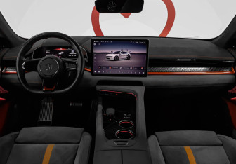 Подержанный автомобиль Zeekr 001 2024 года (8 фото)