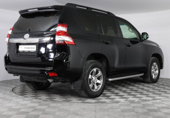 Подержанный автомобиль Toyota Land Cruiser Prado 2013 года (5 фото)