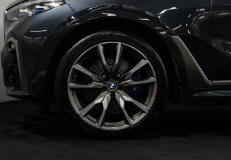 Подержанный автомобиль BMW X7 2020 года (7 фото)