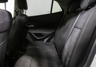 Подержанный автомобиль Opel Mokka 2013 года (13 фото)