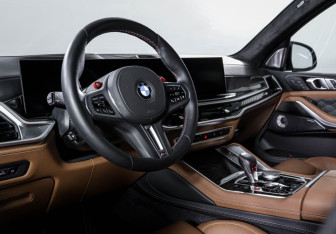 Подержанный автомобиль BMW X5 M 2025 года (14 фото)