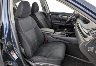 Подержанный автомобиль Lexus GS 2013 года (23 фото)